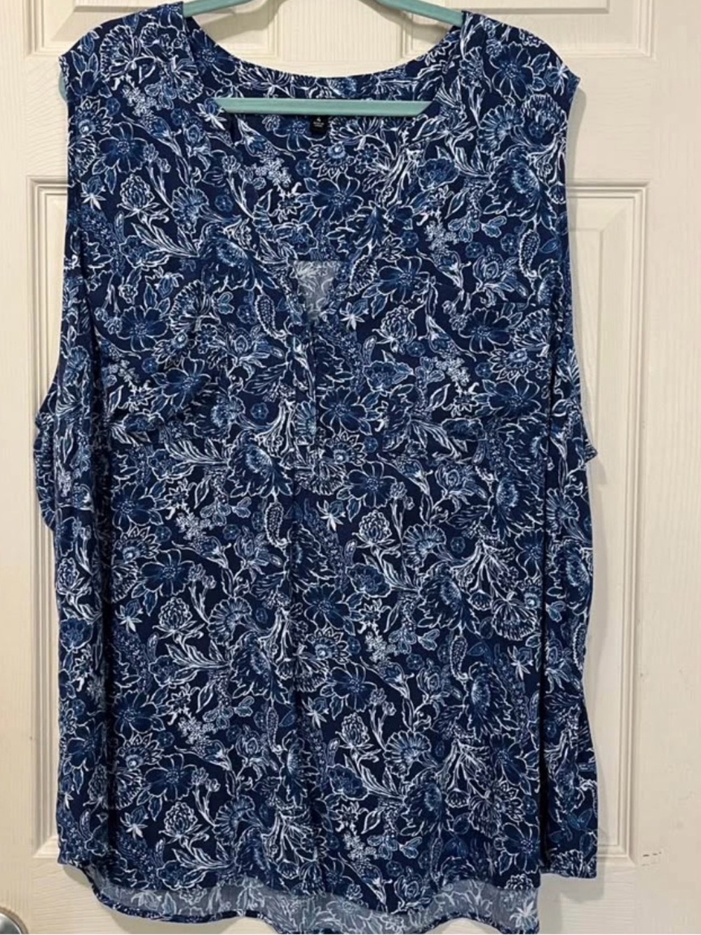 torrid Navy and White Floral Sleeveless Tunic